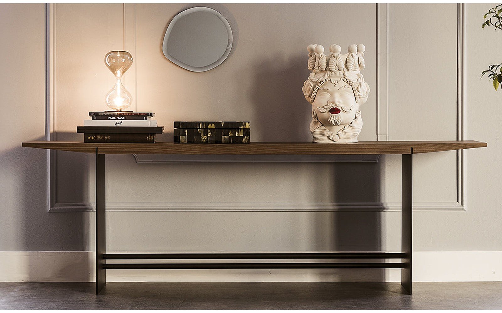 Trevi Console