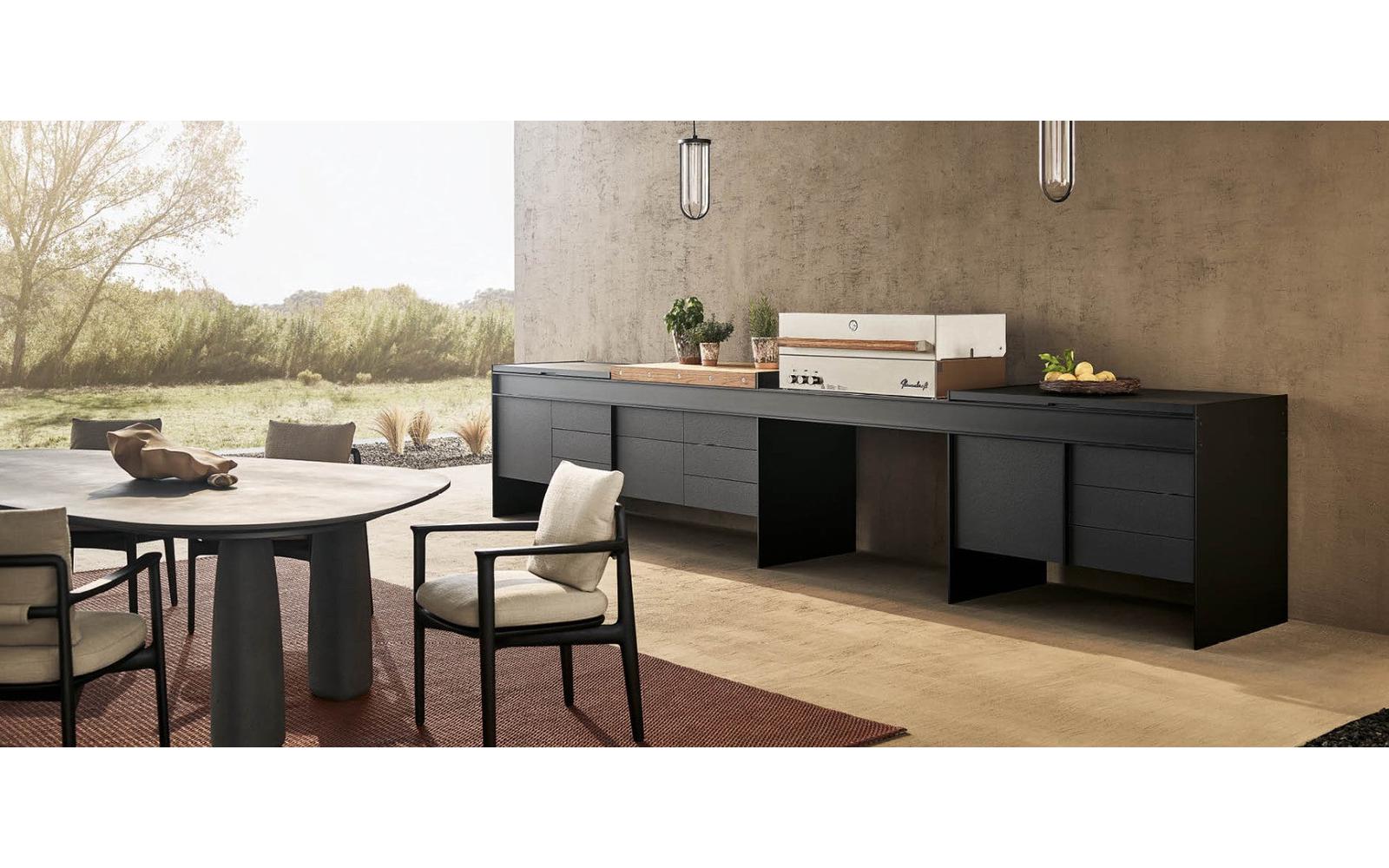 Pantagruel Outdoor Table