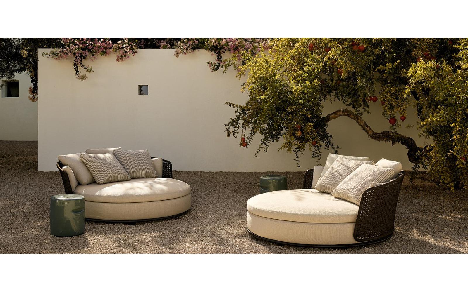 Plumon Outdoor Coffee Table