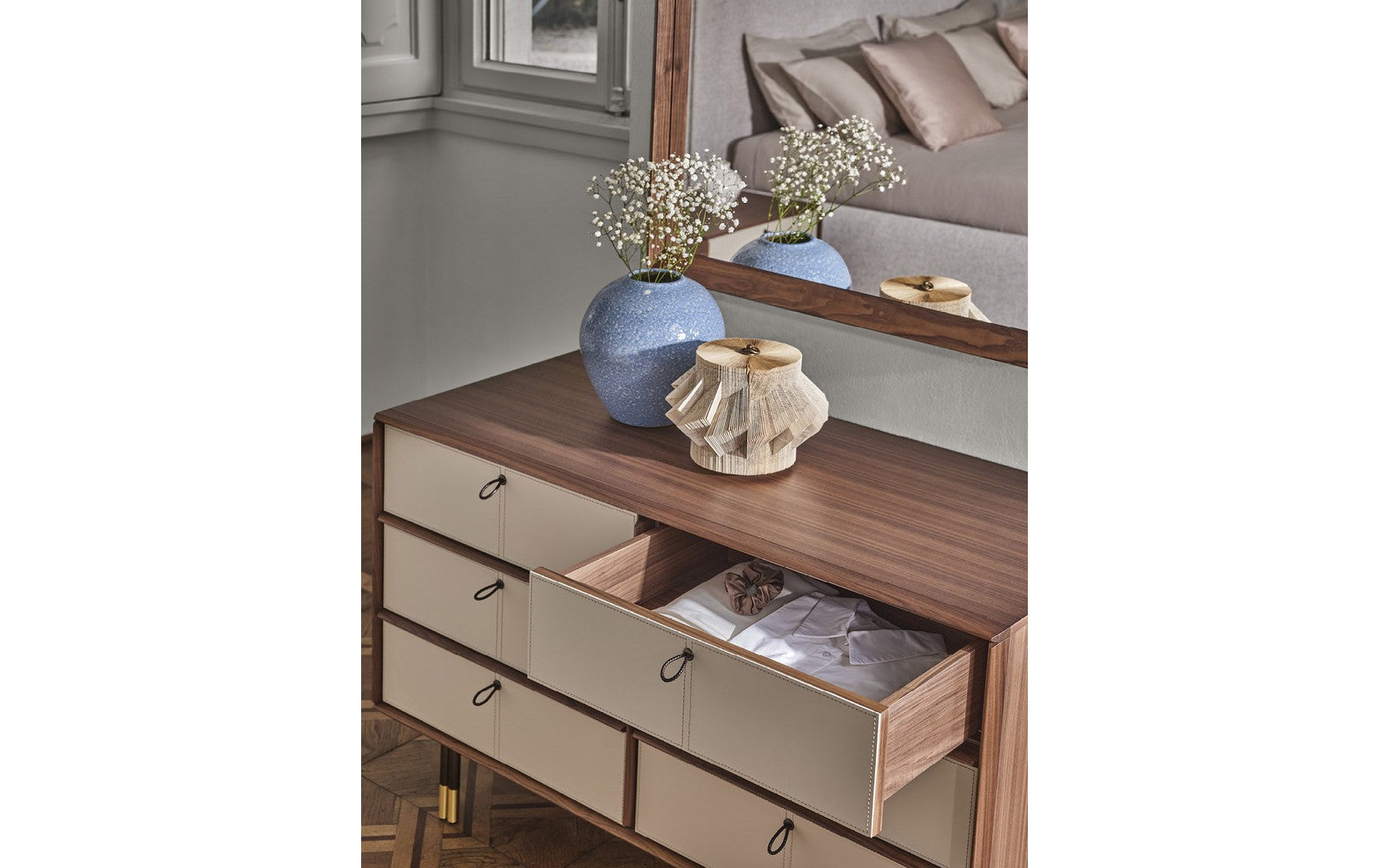 Bayus Night 6 Dresser