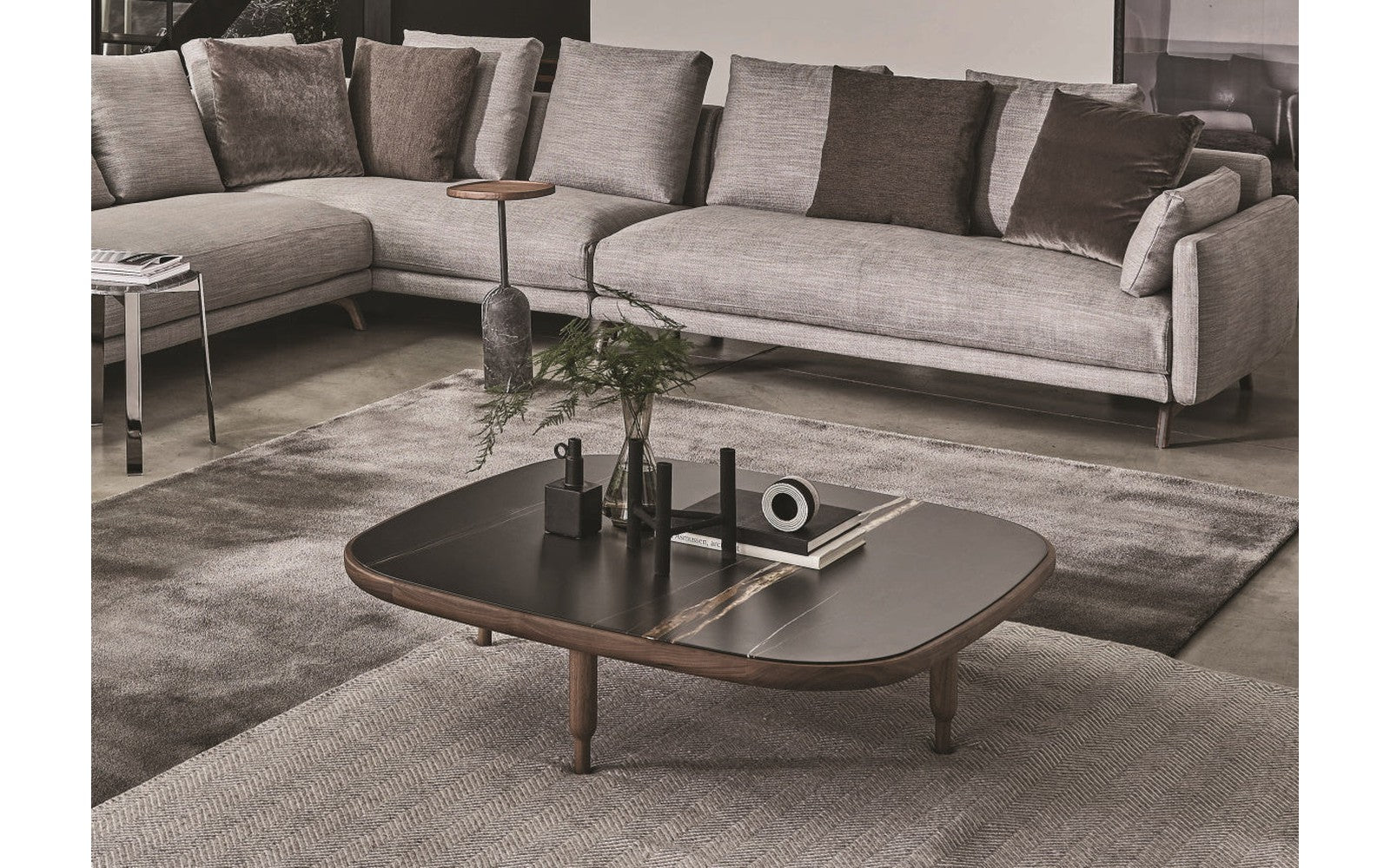 Eckig Coffee Table