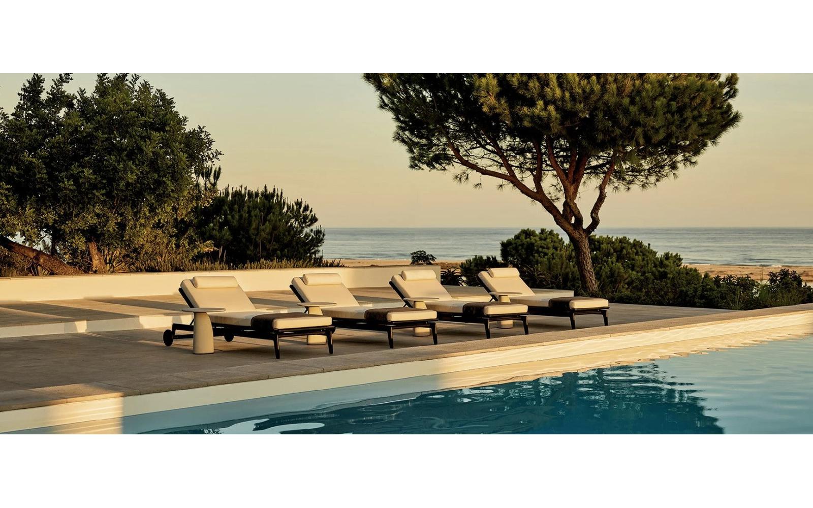 Magnolia Sunbed