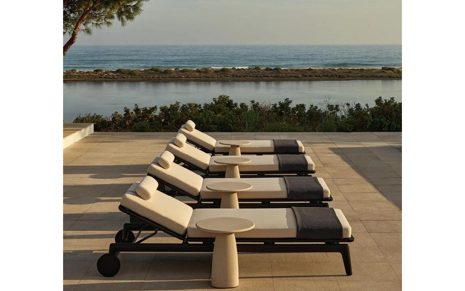 Magnolia Sunbed