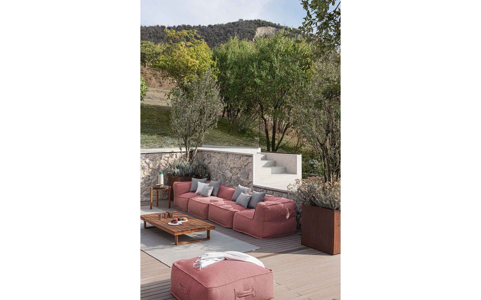 9.zero Outdoor Coffee Table