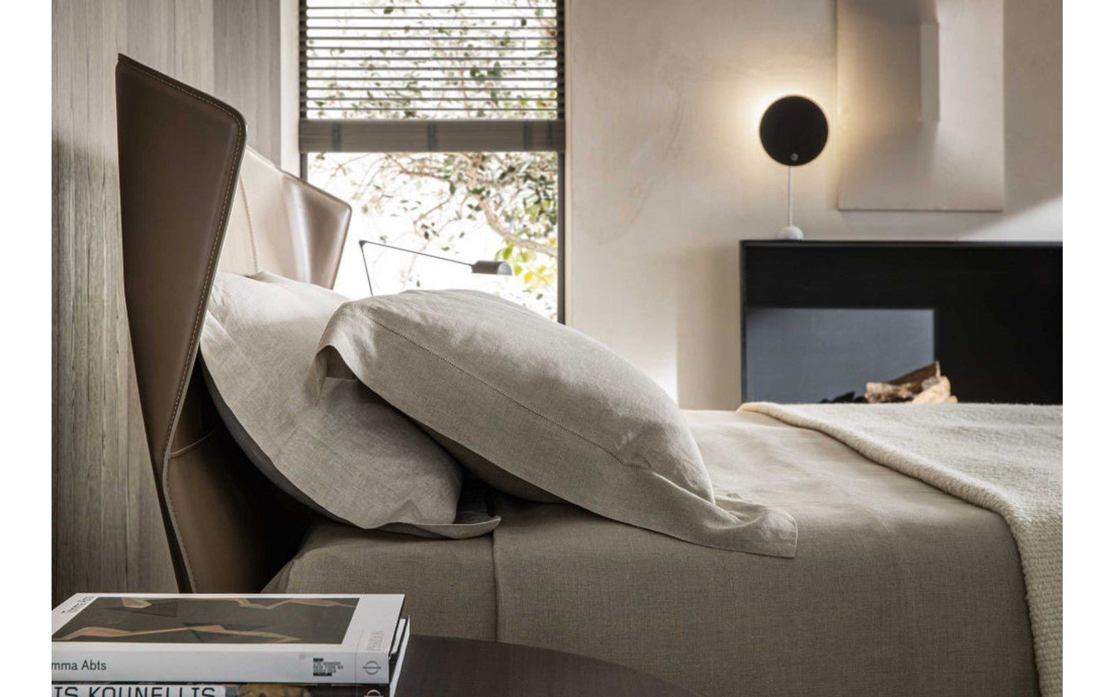 Azul Bed