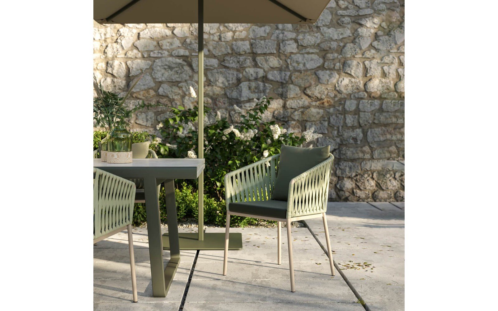 Bitta Extendable Outdoor Table