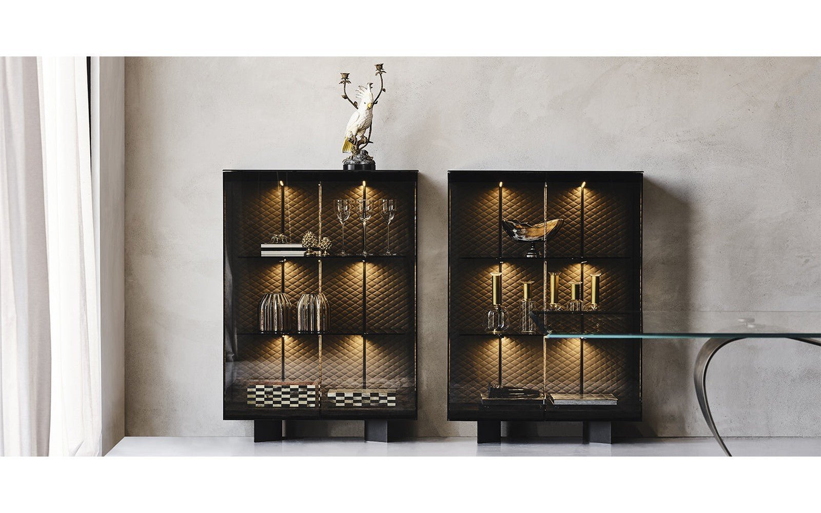 Boutique Alta Cabinet