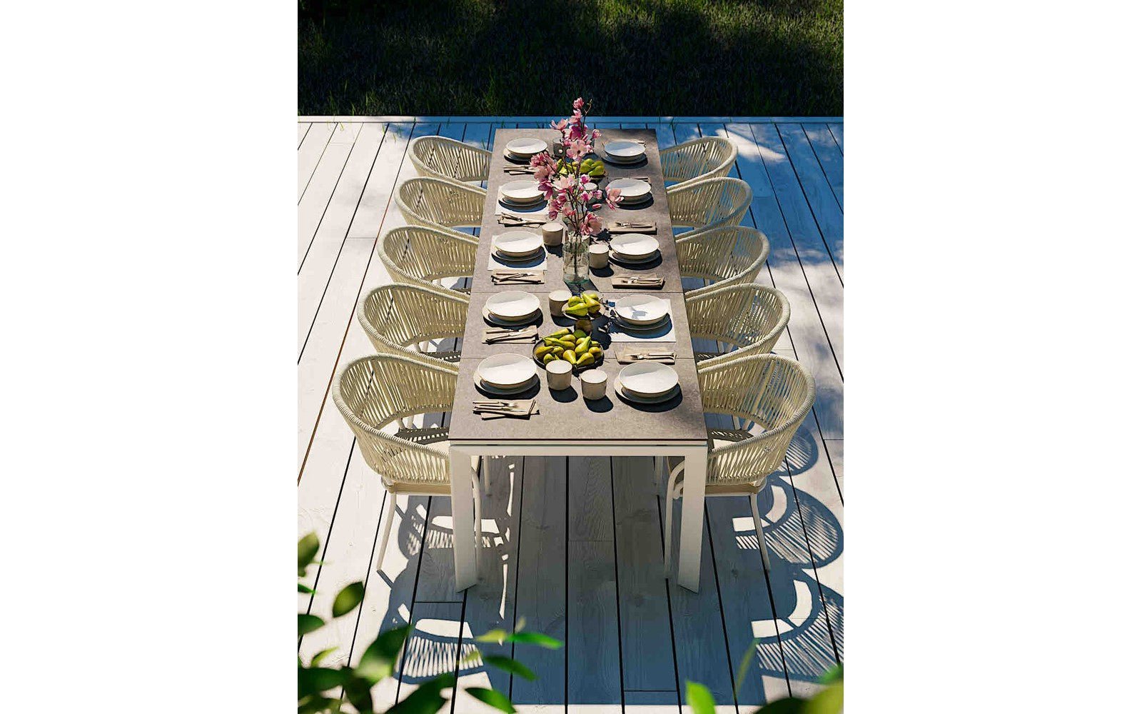 Bridge Extendable Outdoor Table