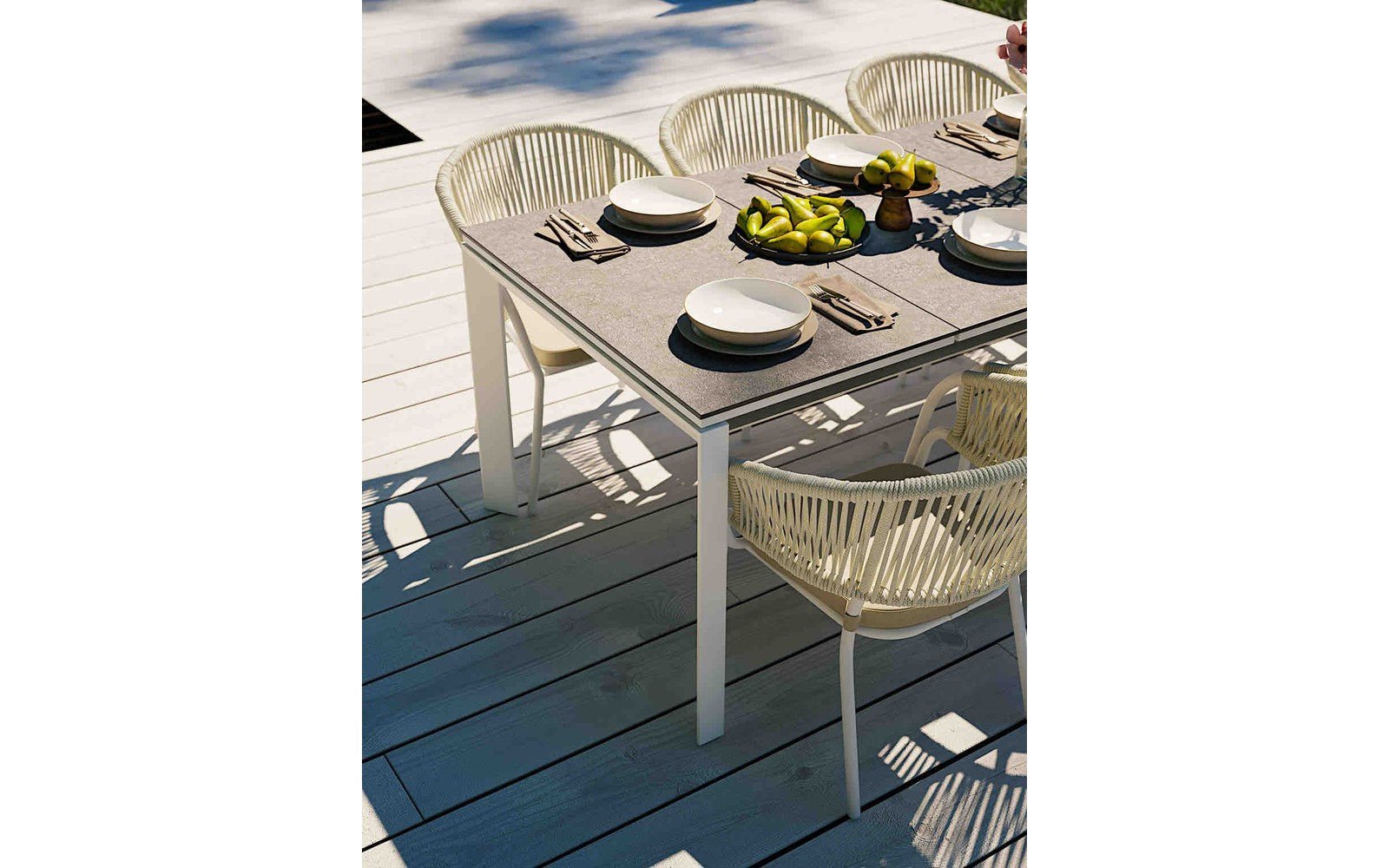 Bridge Extendable Outdoor Table