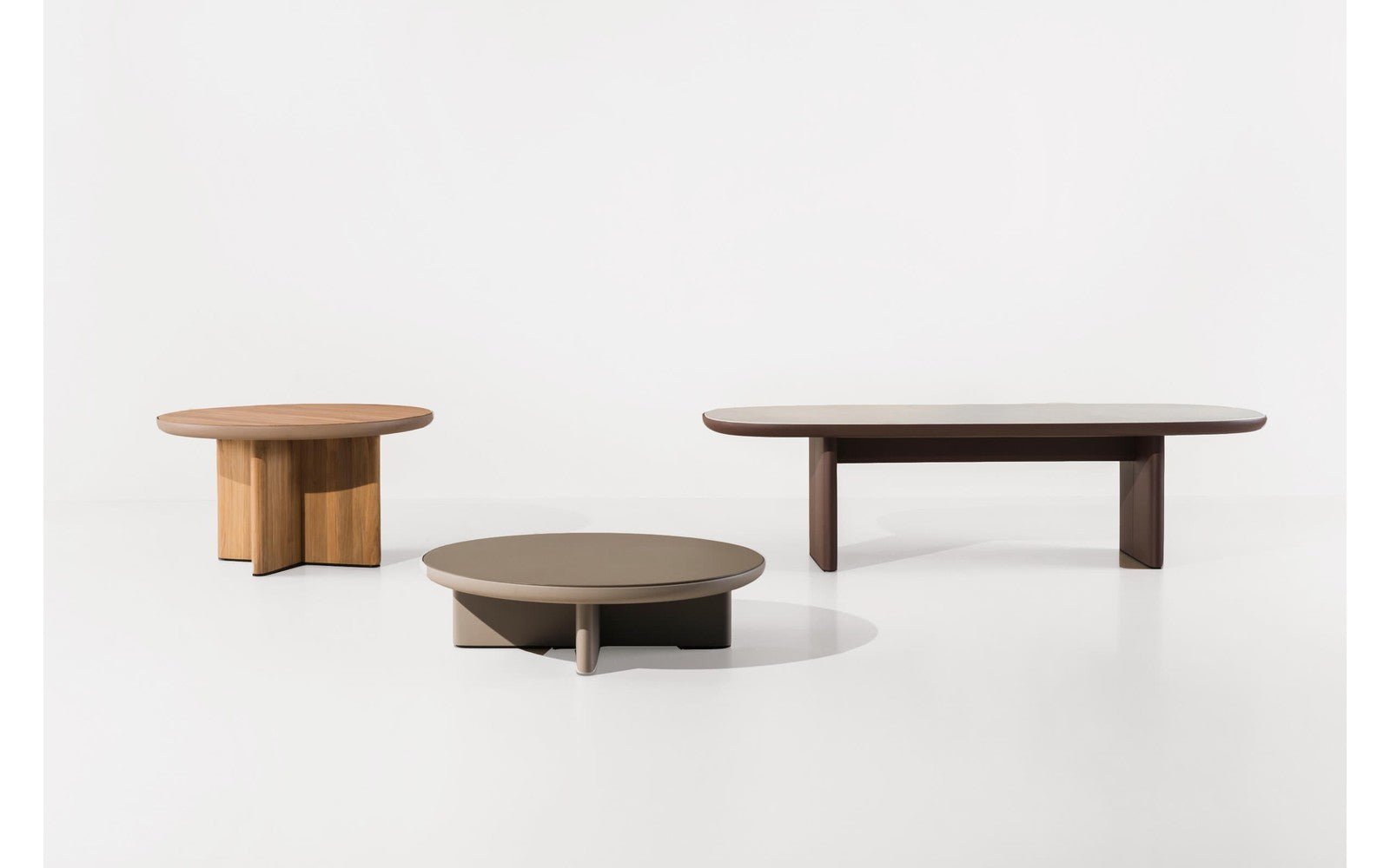 Cala Oval Outdoor Table