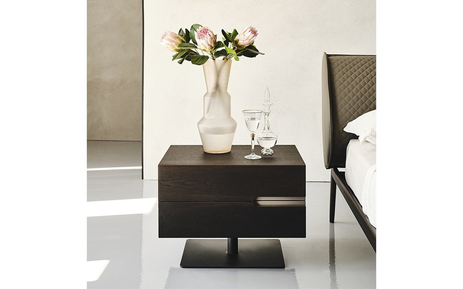 Ciro Nightstand