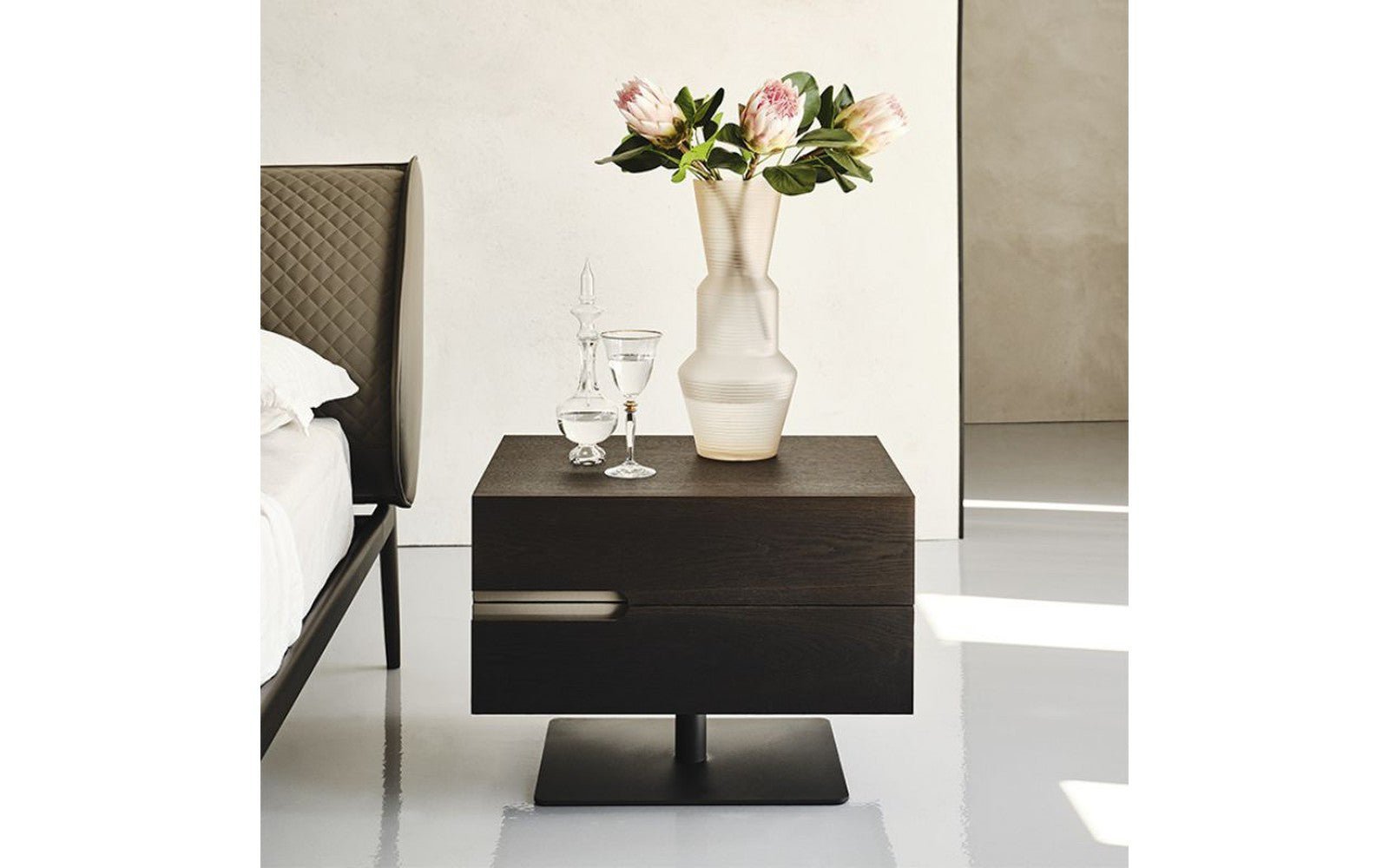 Ciro Nightstand