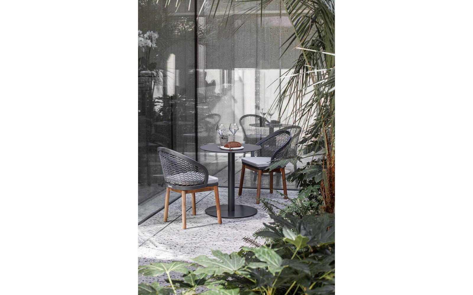 Cyrano Outdoor Chair