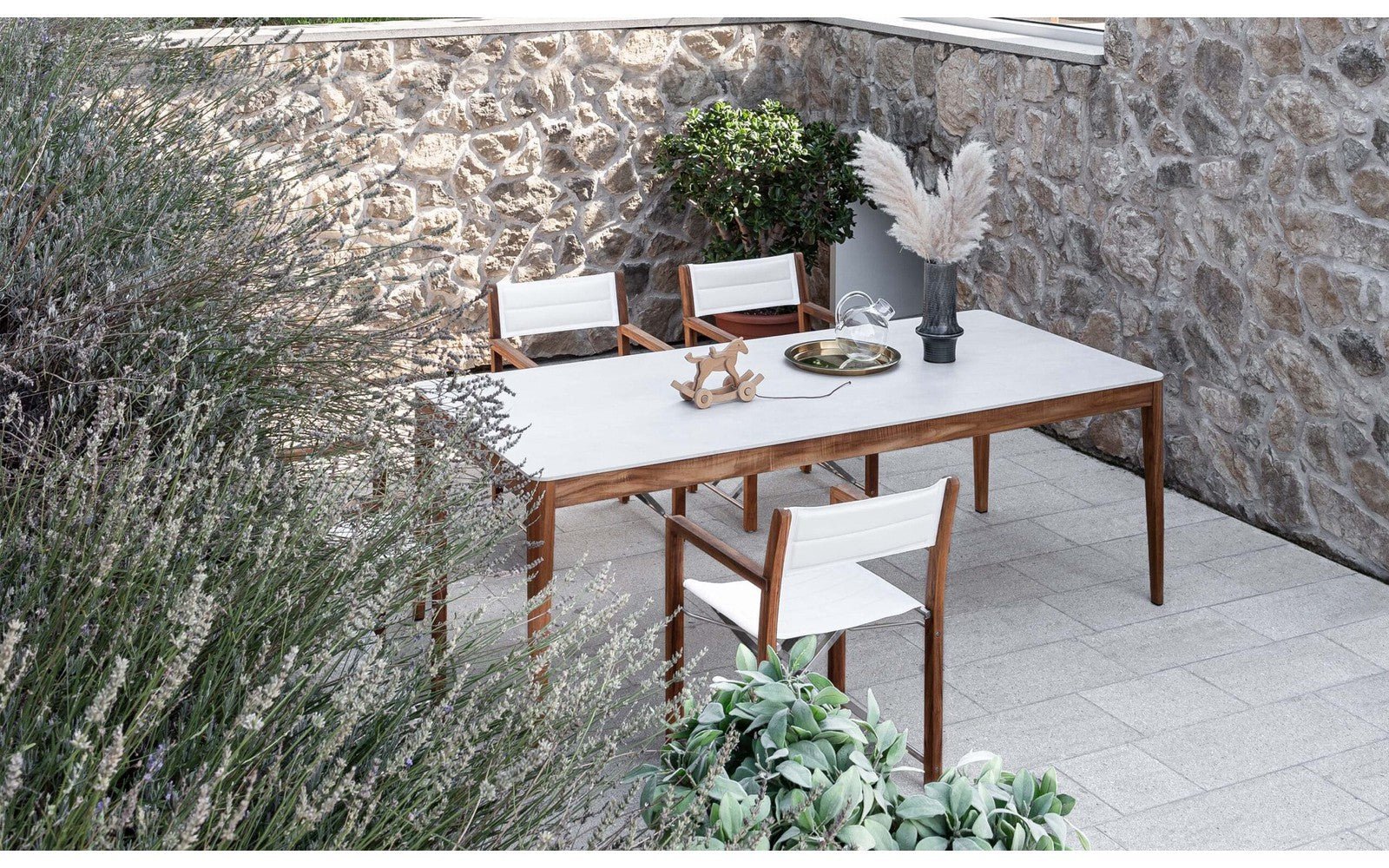 Dakota Table