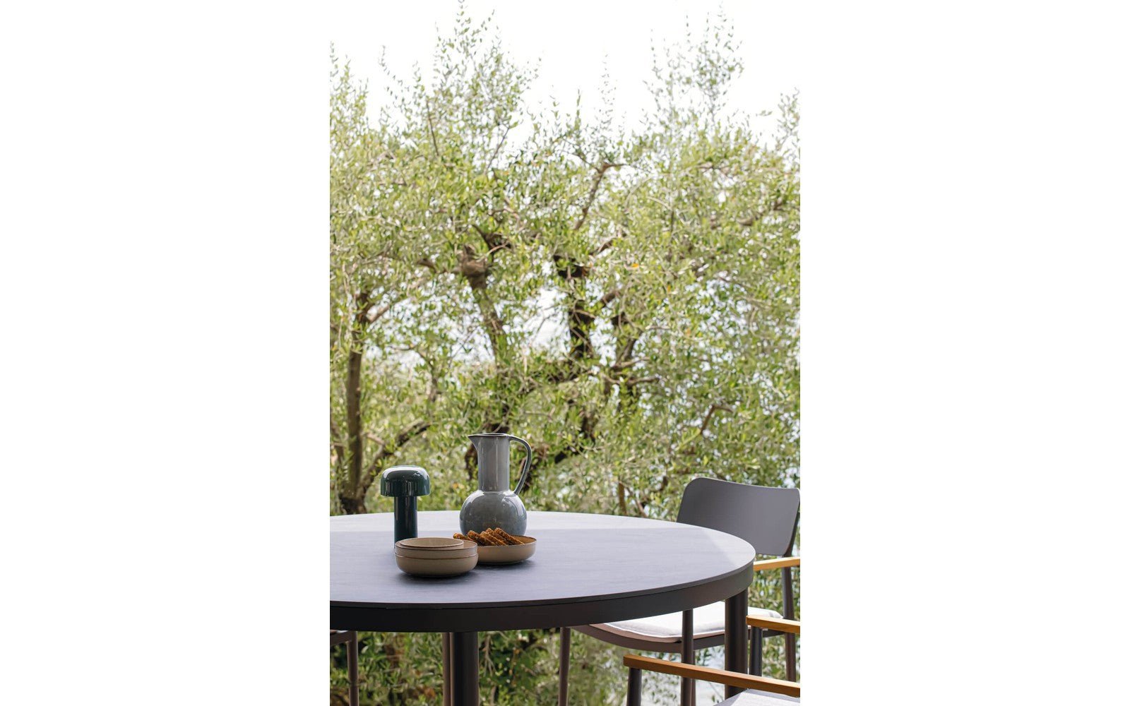 Dulton Round Table