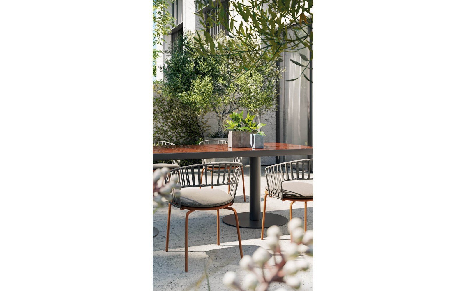 Pantagruel Outdoor Table
