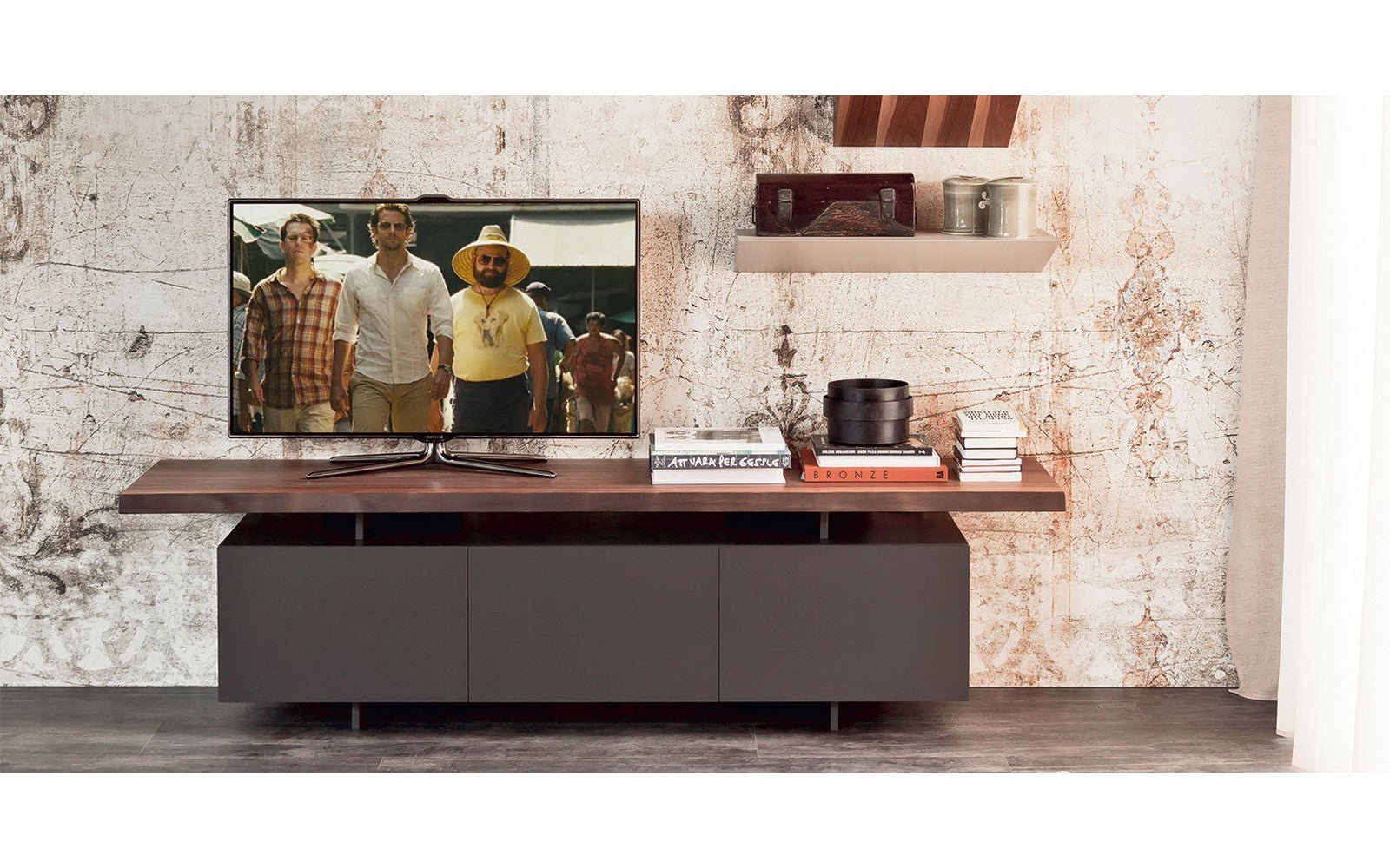 Seneca Tv Unit