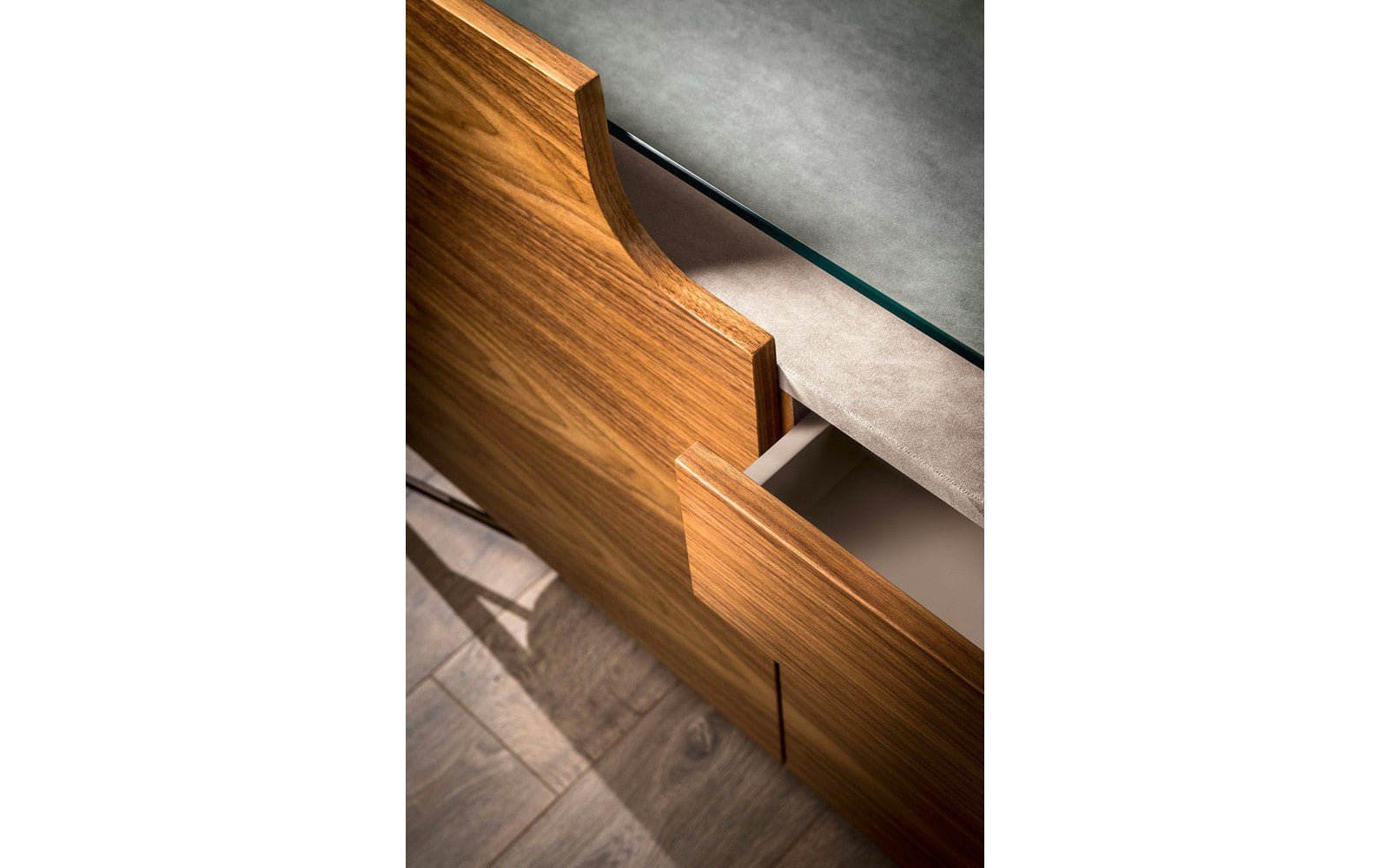 Shanghai Dresser