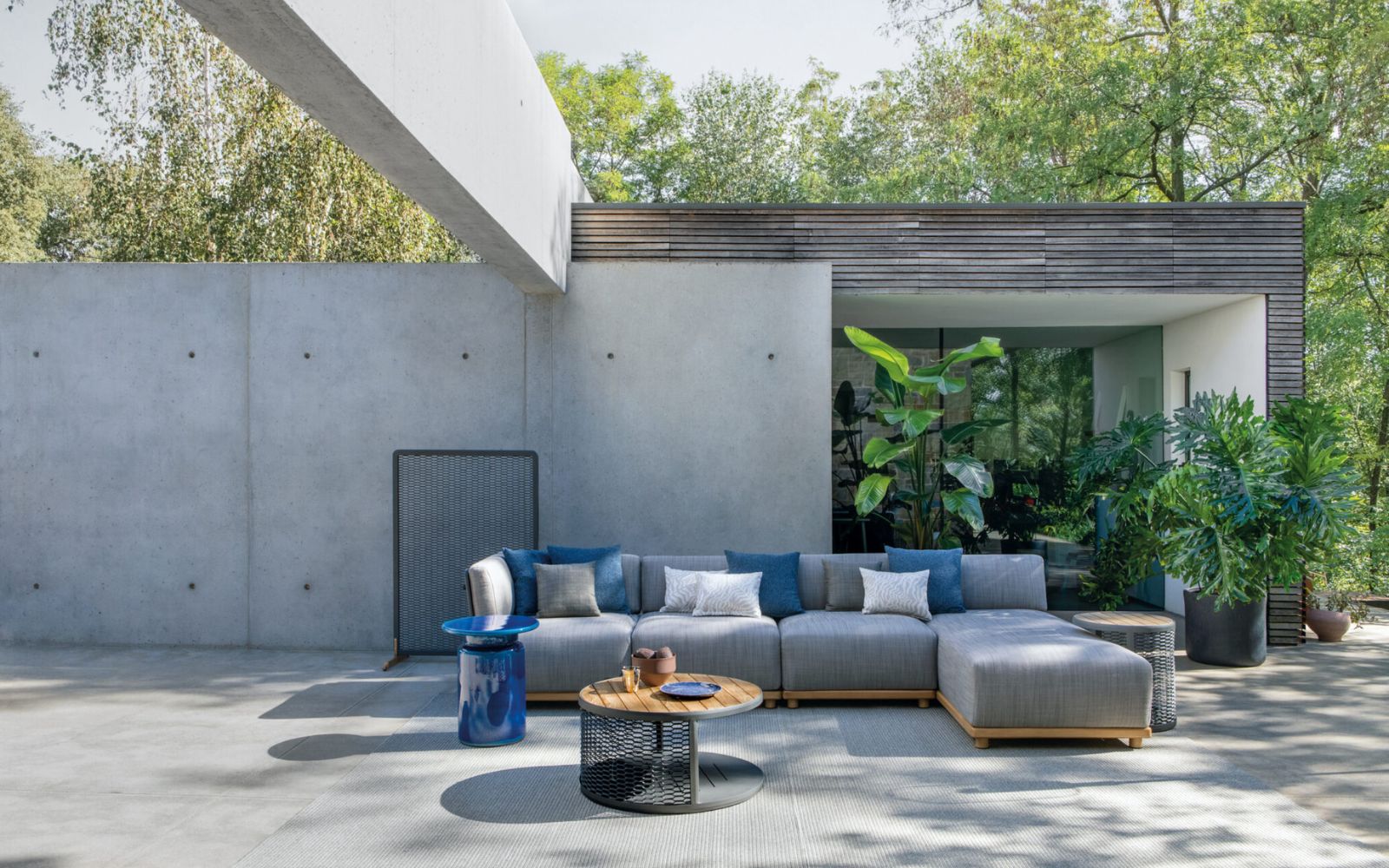 Switch Set Outdoor Sofa