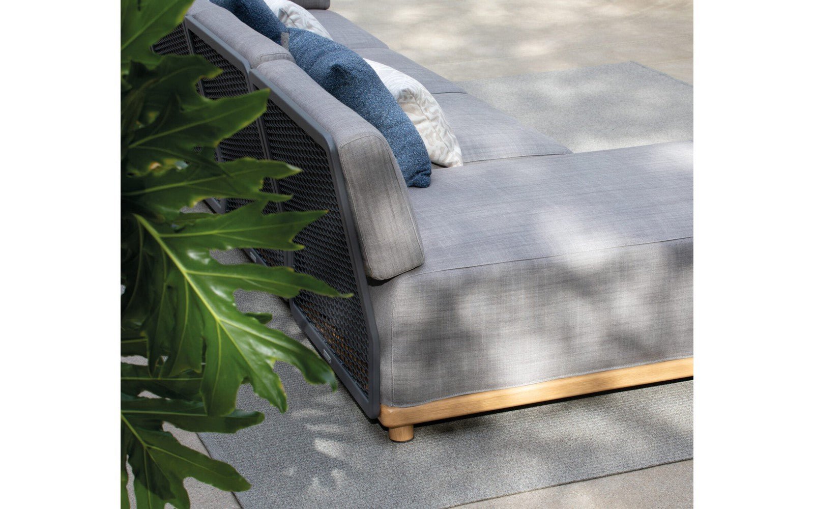 Switch Set Outdoor Sofa