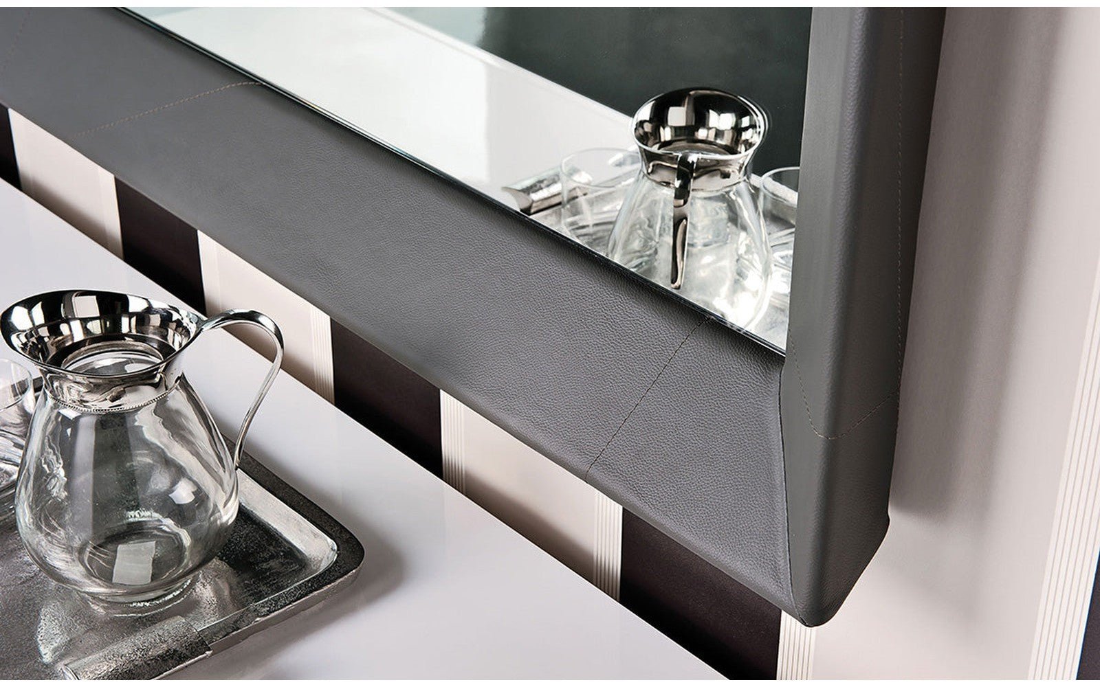 Taxedo Mirror