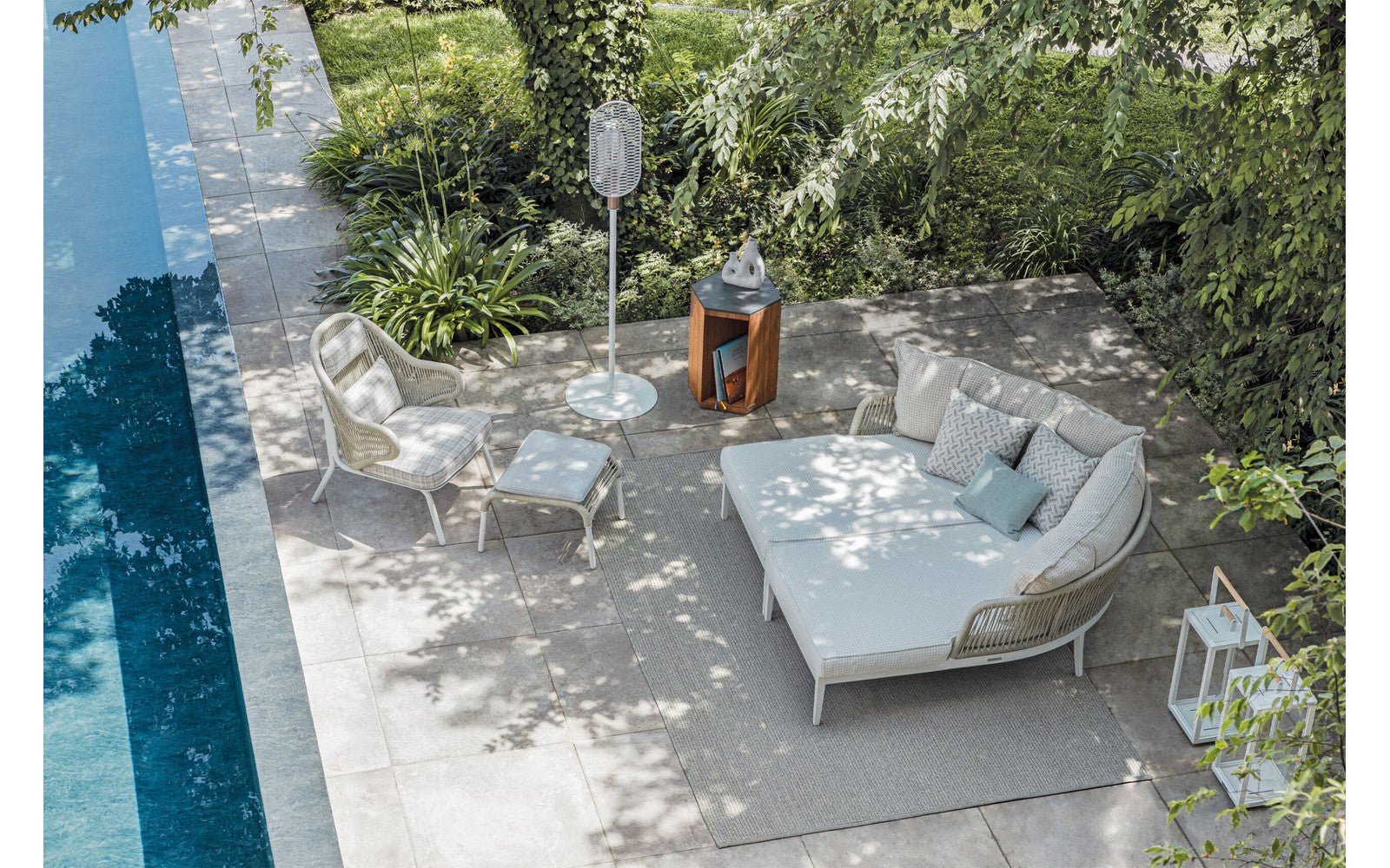 Zeta Outdoor Coffee Table