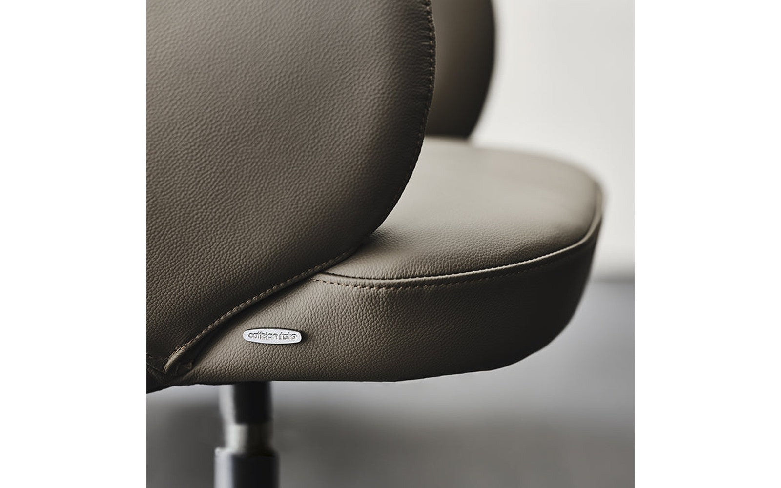 Bombe X Chair
