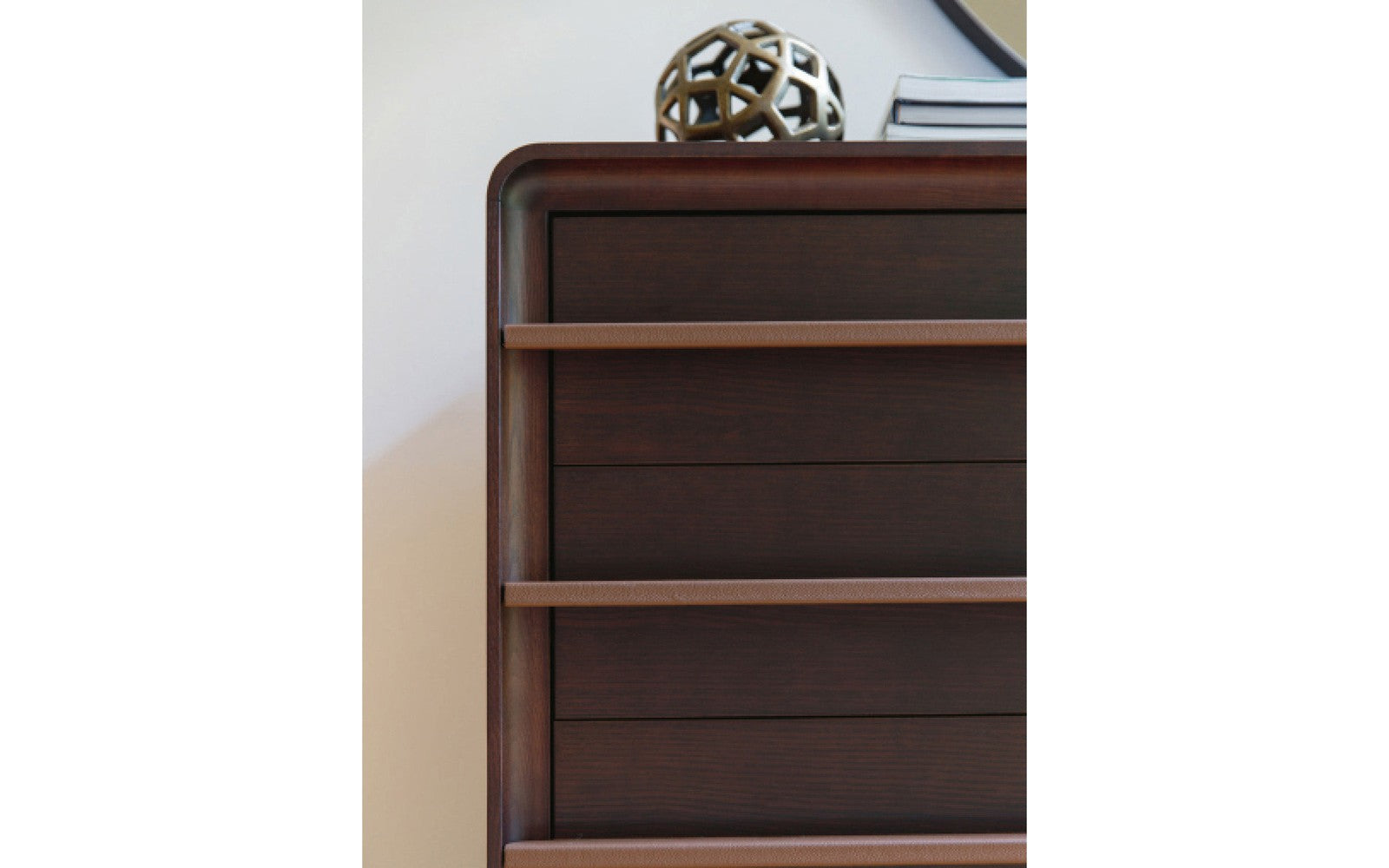 Aura Dresser