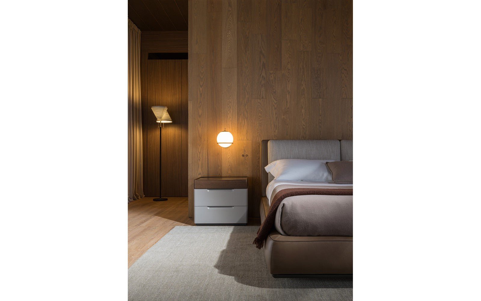 Molteni-7070 Nightstand