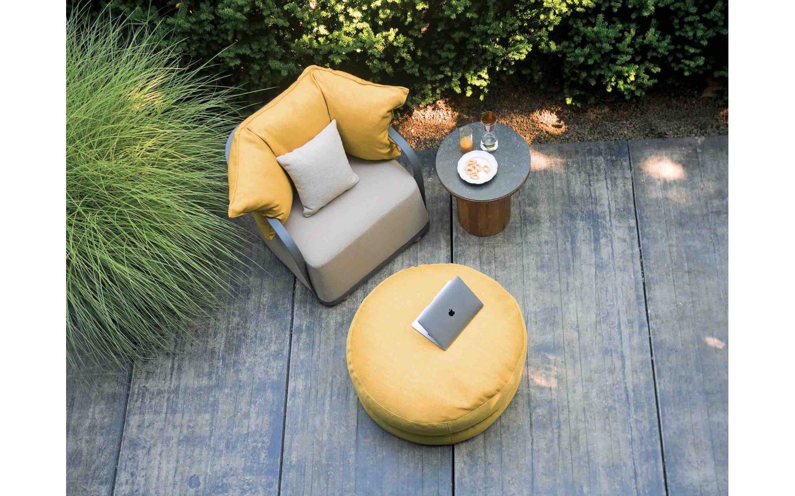 Frisbee Outdoor Coffee Table