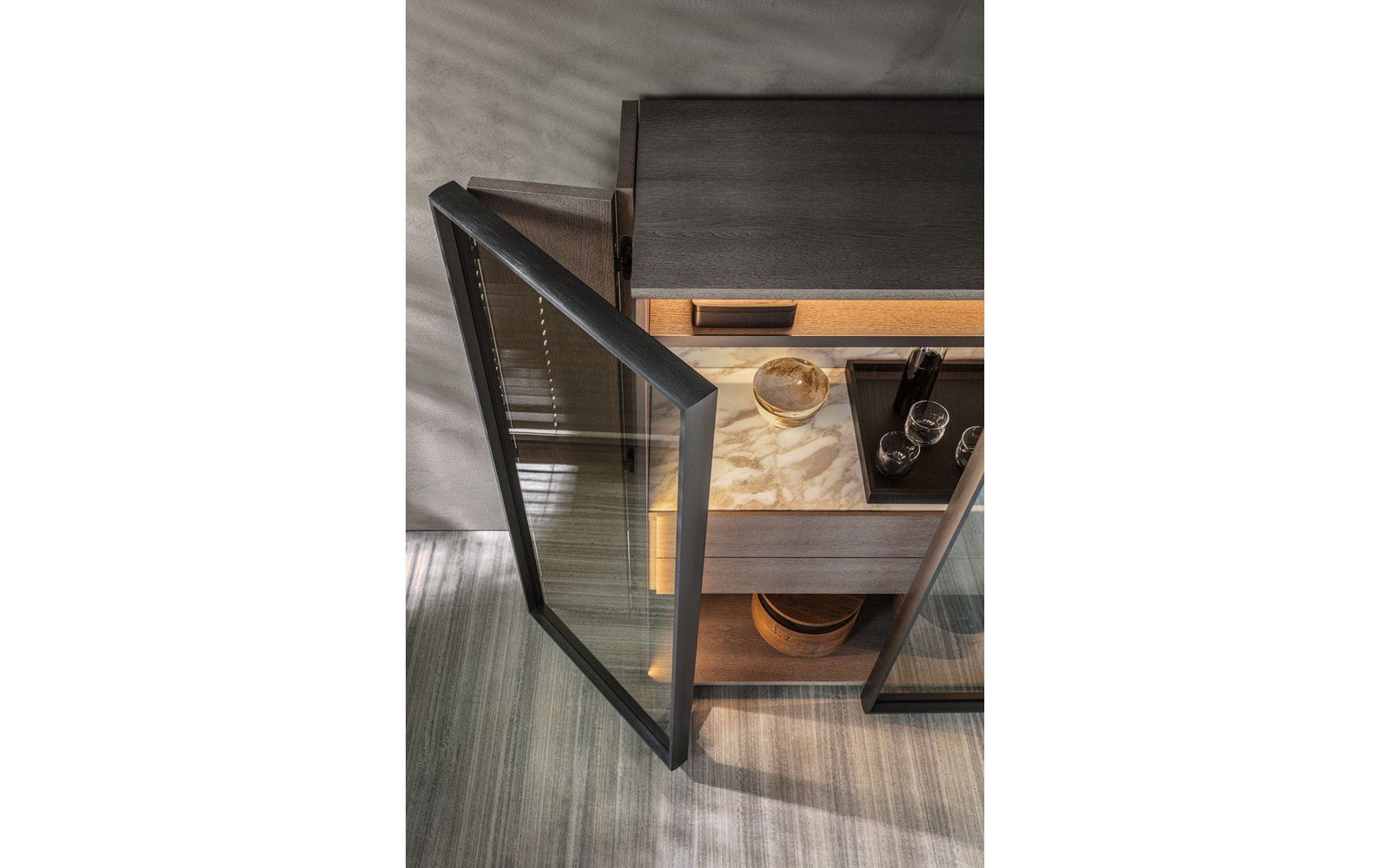 Molteni-Horizons Cabinet