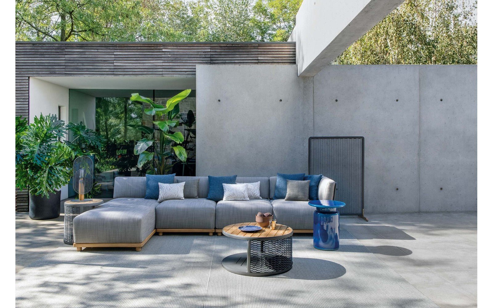 Switch Outdoor Coffee Table